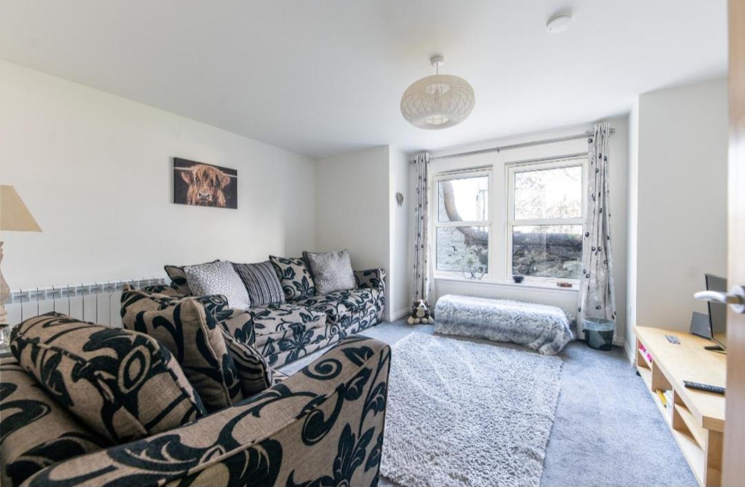 No.3 On The Square Apartment Beauly Bagian luar foto